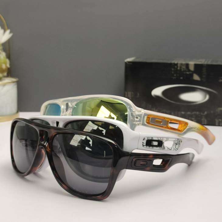 Picture of Oakley Sunglasses _SKUfw66124007fw